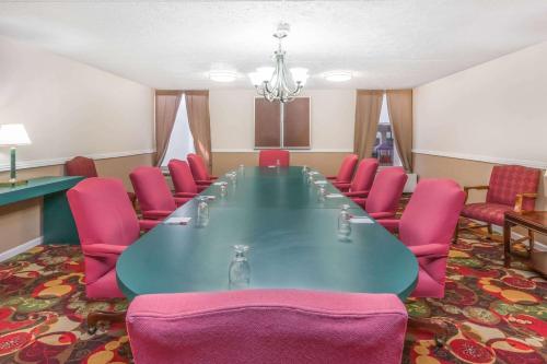 Gallery image of Ramada by Wyndham Grayling Hotel & Conference Center in Grayling