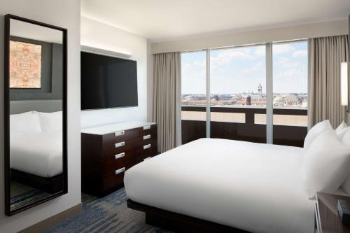 Hilton Washington DC National Mall The Wharf Image