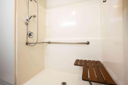 Ванная комната в La Quinta by Wyndham Portland Airport