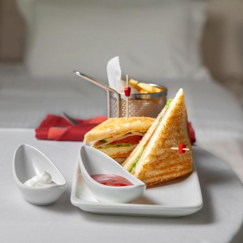 Eten bij of ergens in de buurt van het hotel

