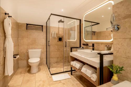 Ένα μπάνιο στο Hotel La Compania Del Valle