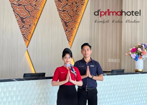 Μέλη του προσωπικού του d'primahotel Airport Sultan Hasanuddin Makassar