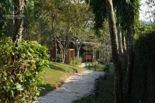 Taman di luar Homestay Interconnection Ba Vì - Hà Nội