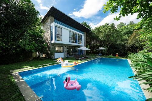 Kolam renang di atau dekat dengan Homestay Interconnection Ba Vì - Hà Nội