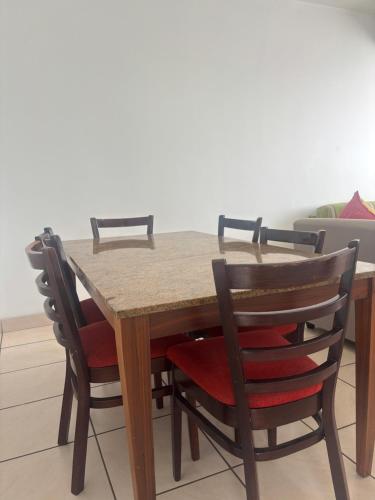 Imagen de la galería de Frere Hill Guesthouse, en Durban