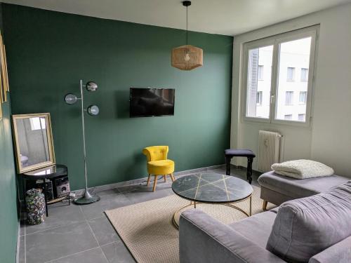 Photo de la galerie de l'établissement Appartement Cosy et Confortable, à Villefranche-sur-Saône