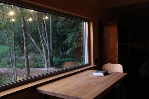 Foto sihtkohas Sudvariškės asuva majutusasutuse Here & Now Tiny House galeriist