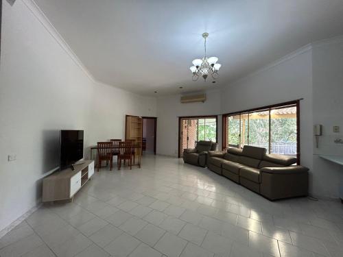 Μια τηλεόραση ή/και κέντρο ψυχαγωγίας στο 0 Dream Room