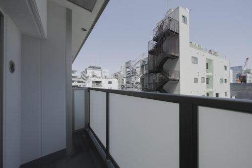 通天閣 大阪市のど真ん中 広いワンルーム 朝日と共に最高な旅の時間を届けます