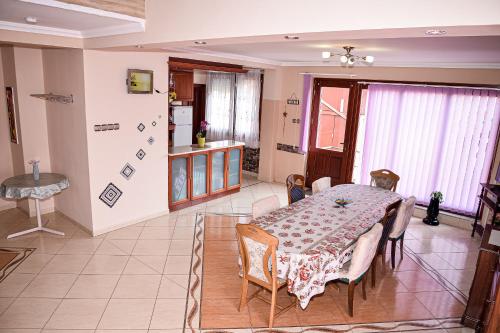 Posezení v ubytování Hajnal Apartman