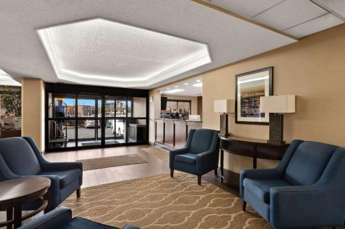 Гостиная зона в Comfort Inn Bordentown near NJ Turnpike