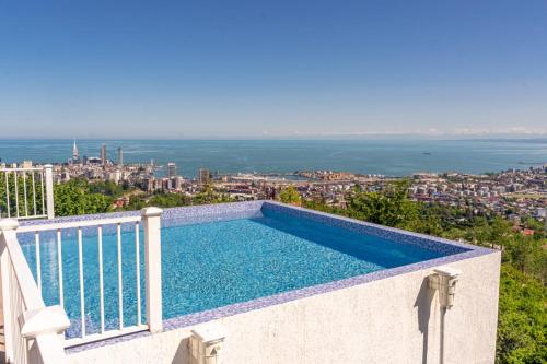 La alberca dentro o cerca de GOLDEN SUNSET BATUMI, VILLA WITH PANORAMIC VIEW AND INFINITI POOLs