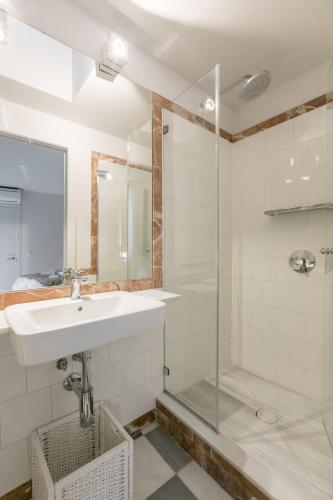 AoA Giralda Apartment