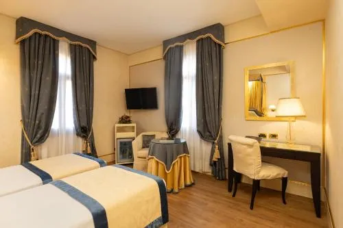 Hotel A La Commedia photo 17