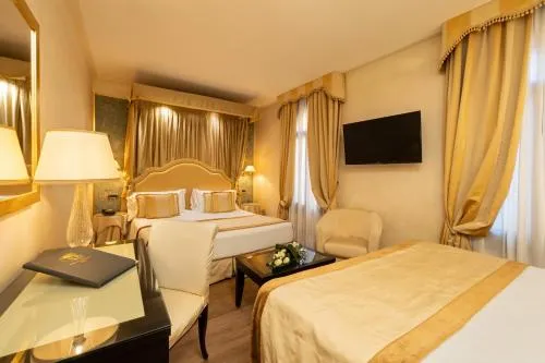 Hotel A La Commedia photo 33