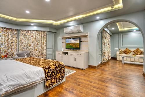 Katil atau katil-katil dalam bilik di Hotel Baisaran Pahalgam