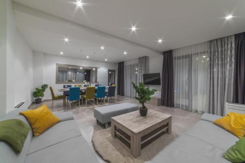 Luxury Villa close to the beach with pool ABEONA