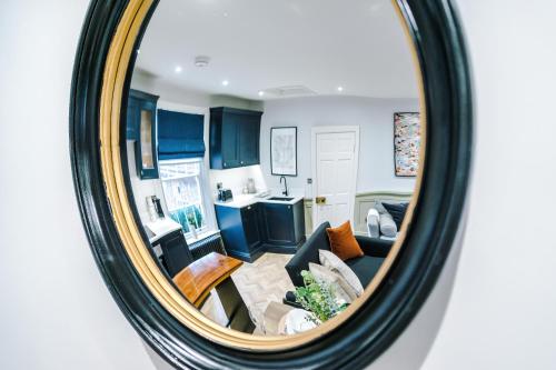 "The Gatsby" Stunning Central 2 Bed Abode in York photo 43