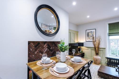 "The Gatsby" Stunning Central 2 Bed Abode in York photo 13