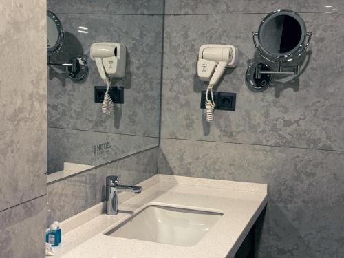 Фотография из галереи Ziyorat Luxury Hotel в Фергане