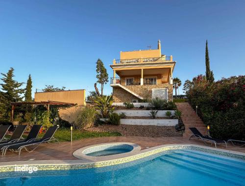 Villa Nosredna 5 Bedroom & Pool LES01