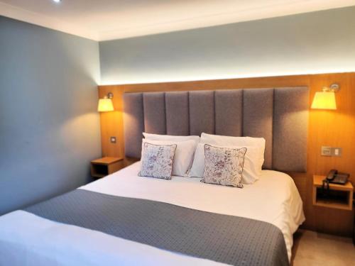 Old Rectory Hotel, Crostwickにあるベッド