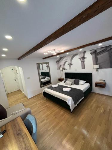 Palace Luxury Room