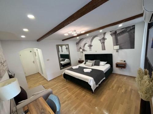 Palace Luxury Room