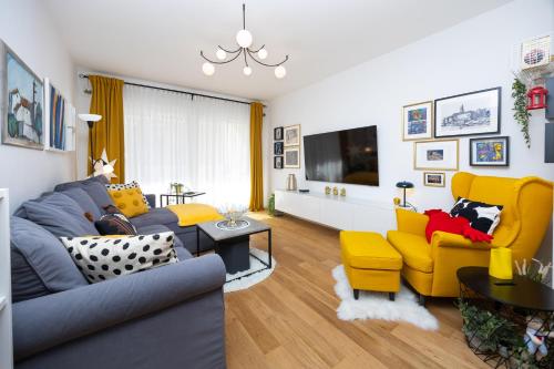 Apartment Sweet Cherry