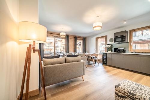 Η κουζίνα ή μικρή κουζίνα στο Apartment Fyndor, Morzine - by EMERALD STAY