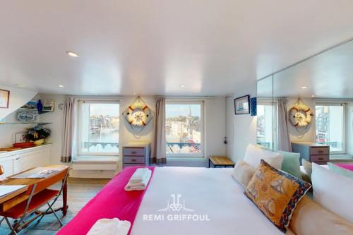 Racing the Wind Breathtaking Port View 2 pers