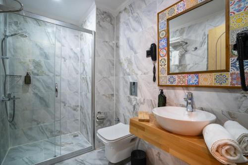 Bilik mandi di RAYMAR HOTELS MARDİN