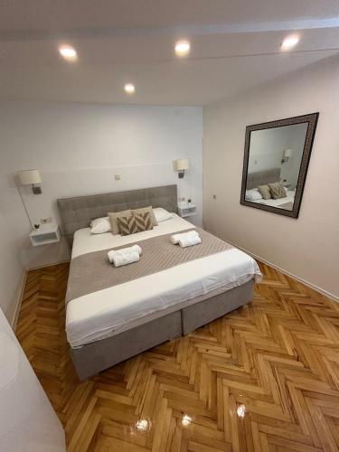 Palace apartment