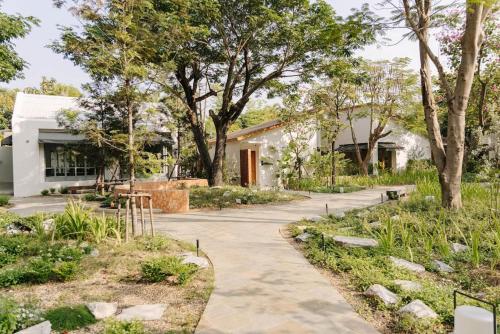 ดาวนับพัน Baanphandaoにある庭