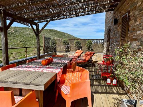 Neues, modernes Steinchalet mit grosser Terrasse und Pool bei Rondinara