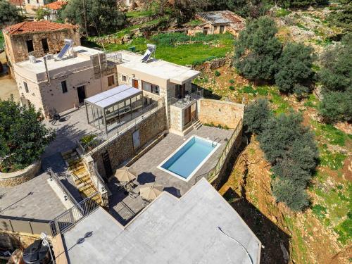 Πισίνα στο ή κοντά στο Achlades The Mountain Paradise Villas - Maisonette with pool and amazing view!