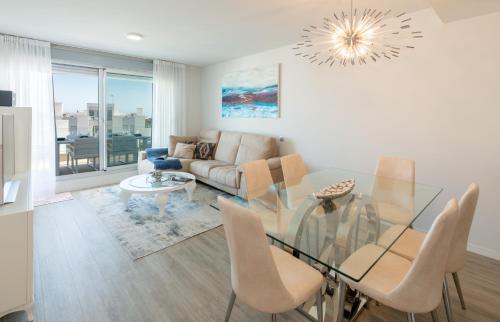 Le Mirage modern apartment with sea views