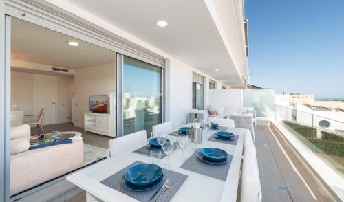 Le Mirage modern apartment with sea views