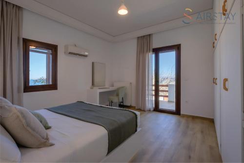 Nami Villa Beach front airport by Airstay