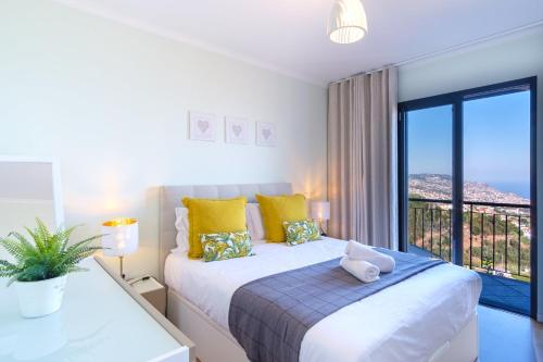 Postel nebo postele na pokoji v ubytování GuestReady - Private Terrace Stay