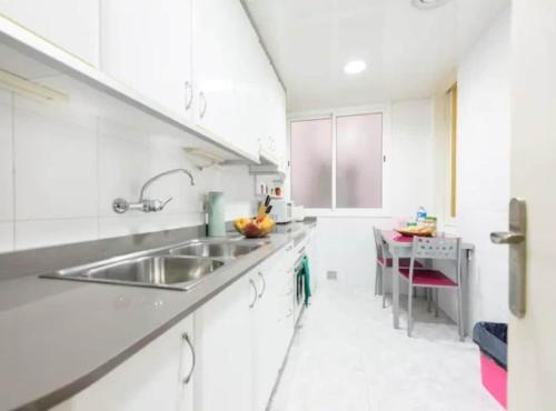 Ramblas Rentals Spacious & Design 4Br Flat With Balcony 15m Ramblas