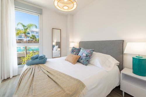 Le Mirage modern apartment with sea views