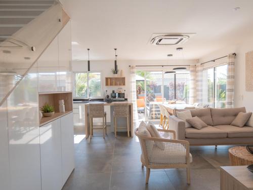 Kuchyň nebo kuchyňský kout v ubytování Villa Eden - Le luxe près des vignobles charentais