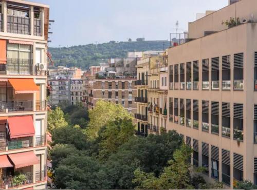 Ramblas Rentals Unique & Spacious Flat 4BR Terrace 20M Ramblas