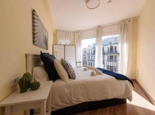Ramblas Rentals Unique & Spacious Flat 4BR Terrace 20M Ramblas