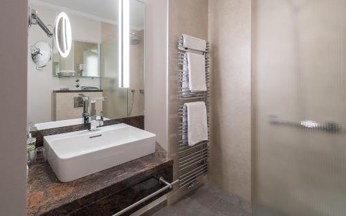Koupelna v ubytování RomanticHOTEL Goldener Karpfen