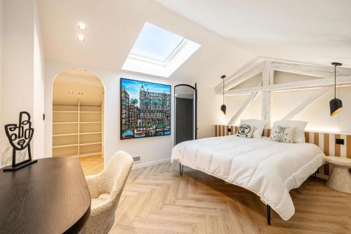 REF 1993 - Cannes Center Renovated Apartment
