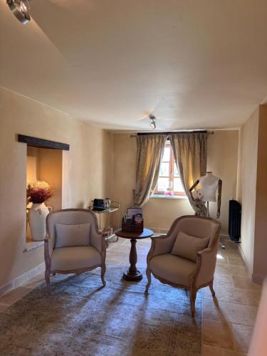 Ruang duduk di Bastide La Guilhabertie