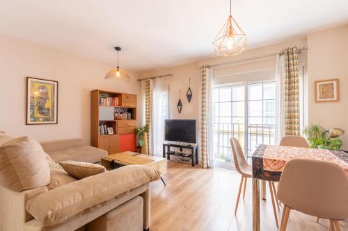 Pages Central Suite by Valcambre