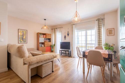 Pages Central Suite by Valcambre